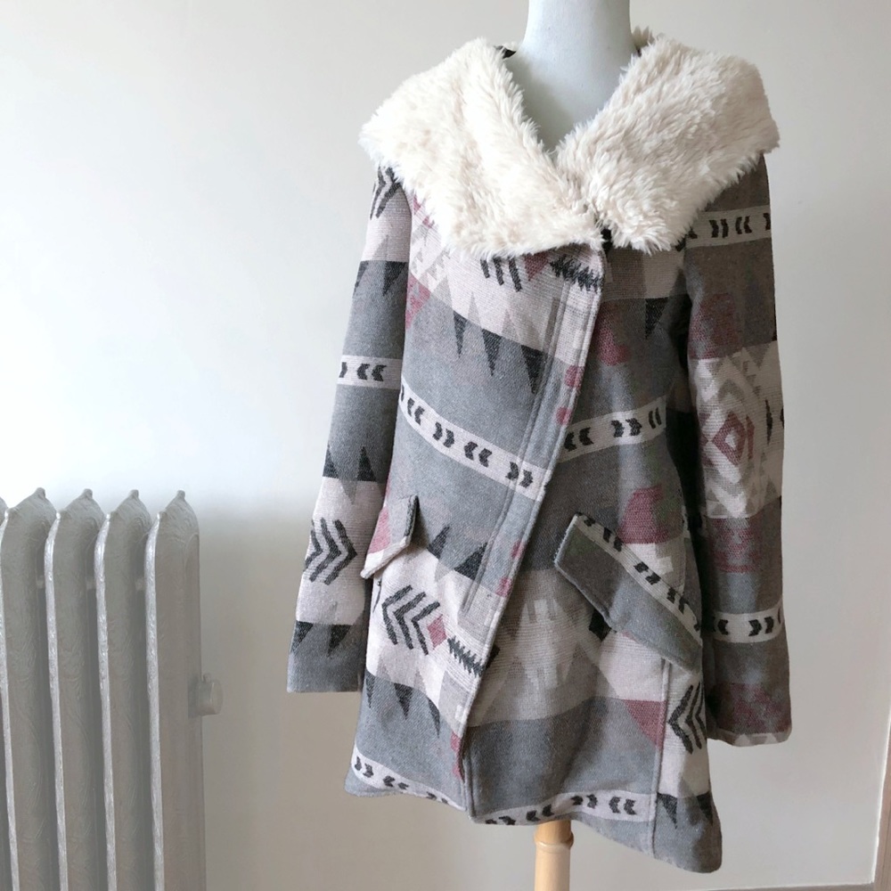 Me Jane Aztec Coat Size L